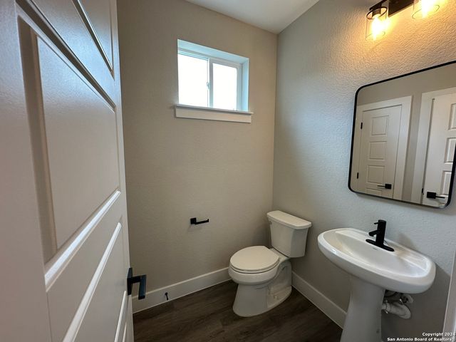 1618 W Lawndale Dr Unit 8, San Antonio, TX 78209