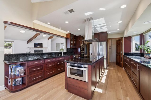 1198 Main Street, Montara, CA 94037