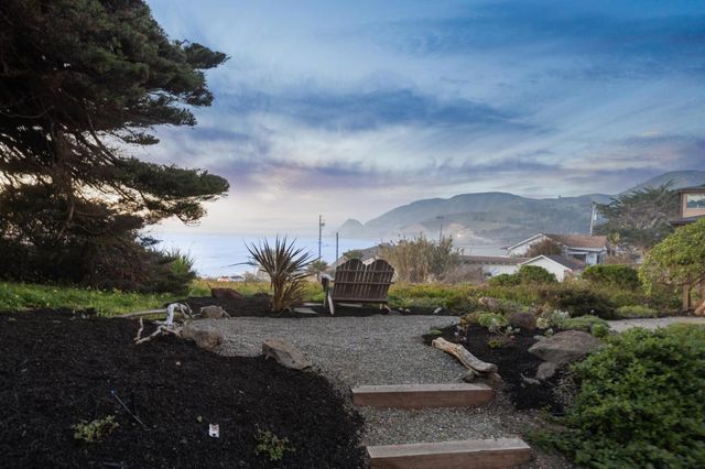 1198 Main Street, Montara, CA 94037