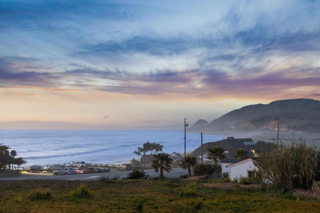 1198 Main Street, Montara, CA 94037