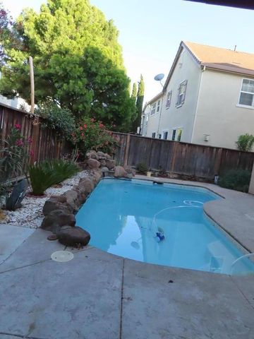 176 N Sierra Madre Street, Tracy, CA 95391