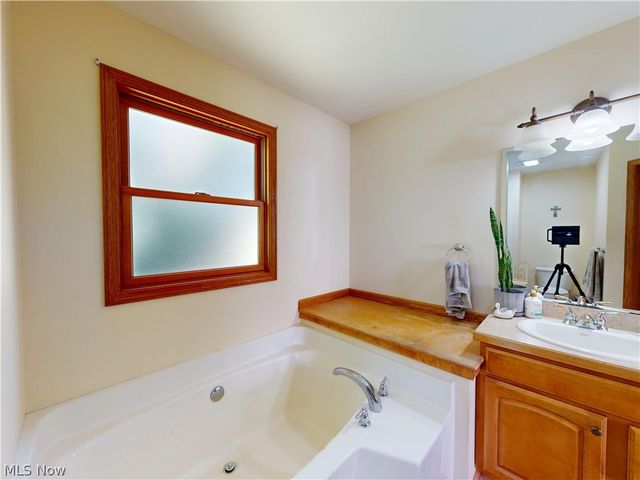 6248 Caribou Drive, Clinton, OH 44216