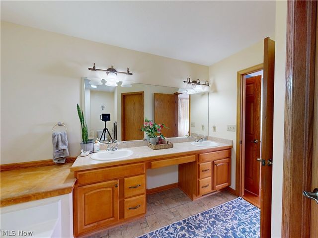 6248 Caribou Drive, Clinton, OH 44216