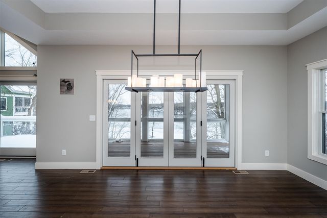 11087 Lake Shore Drive, Berrien Springs, MI 49103