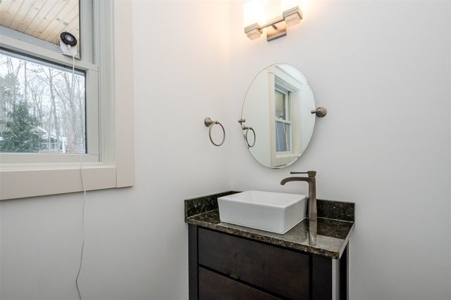 11087 Lake Shore Drive, Berrien Springs, MI 49103