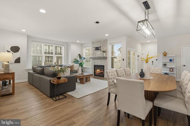 100 LOTUS LN, Malvern, PA 19355