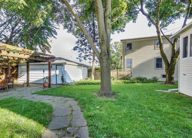 804 S Grove Avenue, Oak Park, IL 60304