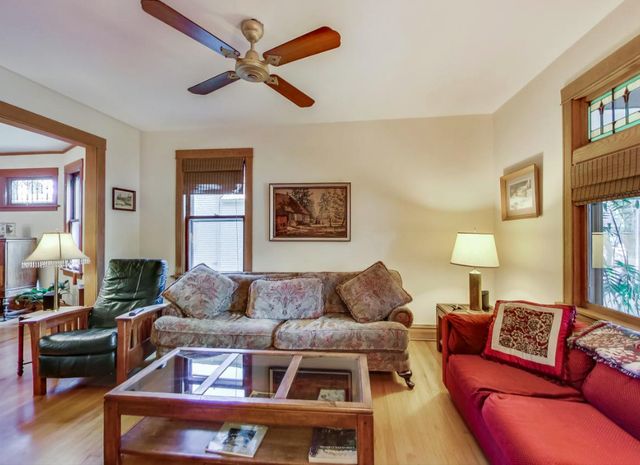 804 S Grove Avenue, Oak Park, IL 60304