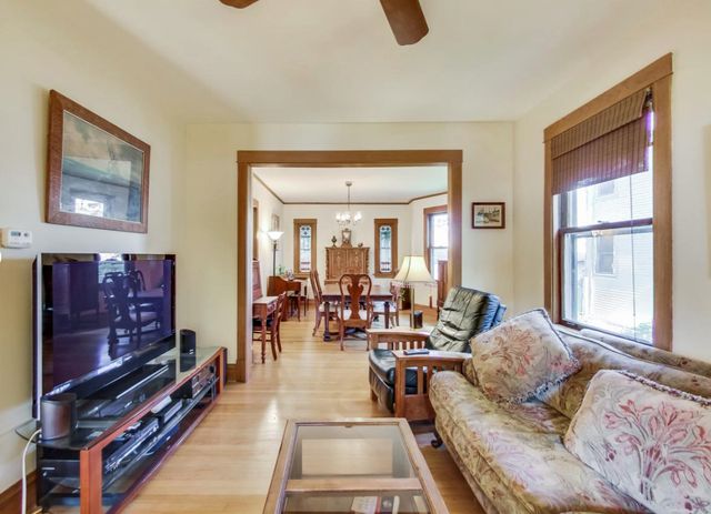 804 S Grove Avenue, Oak Park, IL 60304