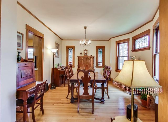 804 S Grove Avenue, Oak Park, IL 60304