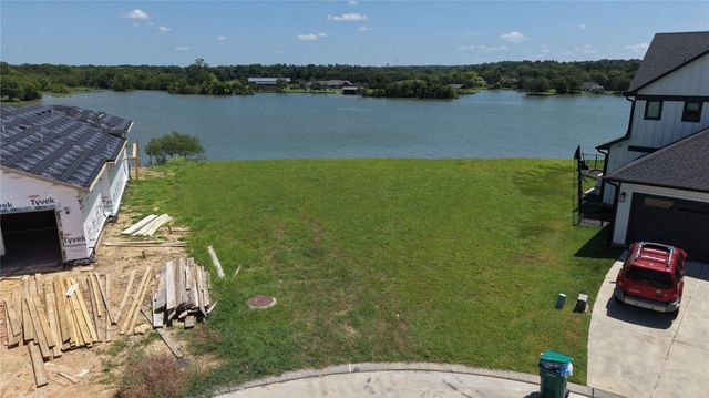 11000 N Lake Mist Lane, Willis, TX 77318