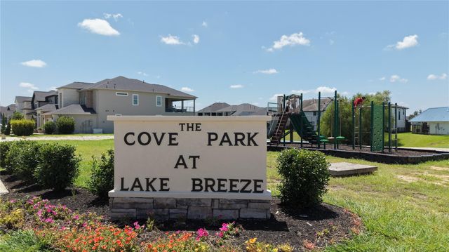 11000 N Lake Mist Lane, Willis, TX 77318