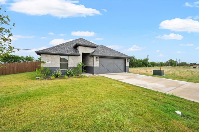 816 Tesslynn Avenue, Godley, TX 76044