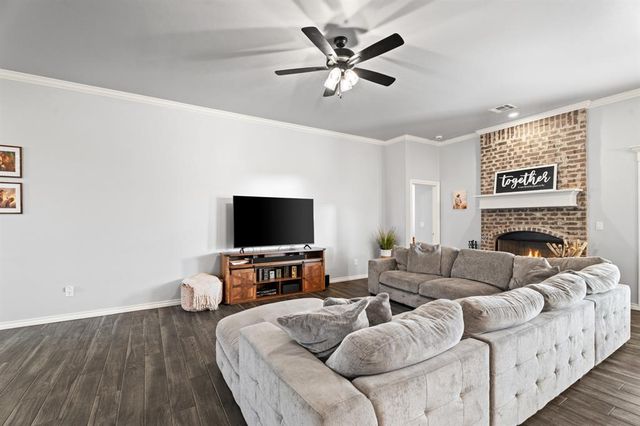 9131 Oak Tree Circle, Edmond, OK 73025