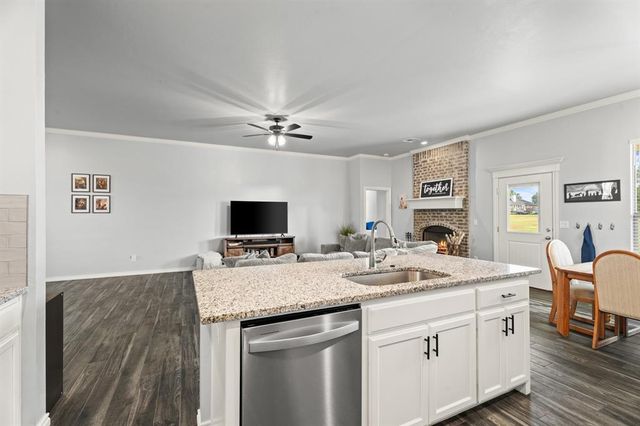 9131 Oak Tree Circle, Edmond, OK 73025