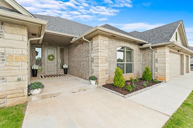 9131 Oak Tree Circle, Edmond, OK 73025