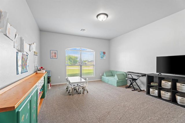 9131 Oak Tree Circle, Edmond, OK 73025