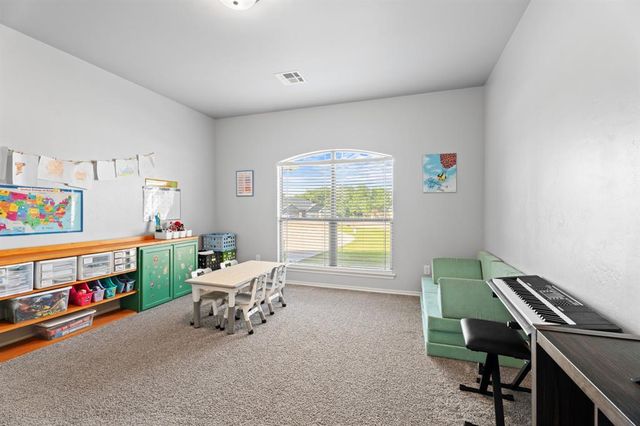 9131 Oak Tree Circle, Edmond, OK 73025