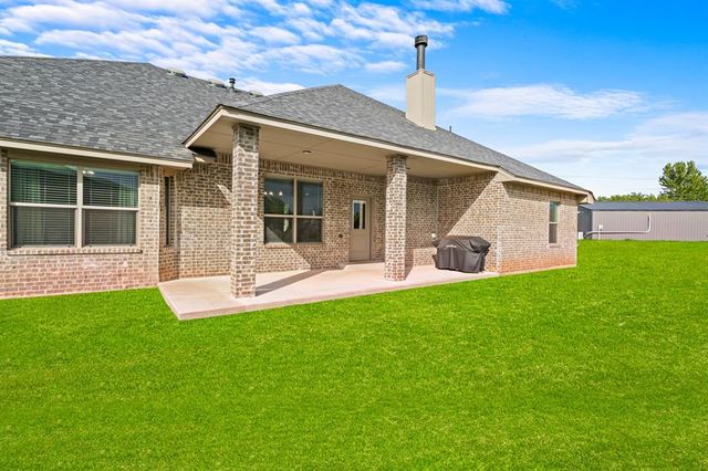 9131 Oak Tree Circle, Edmond, OK 73025