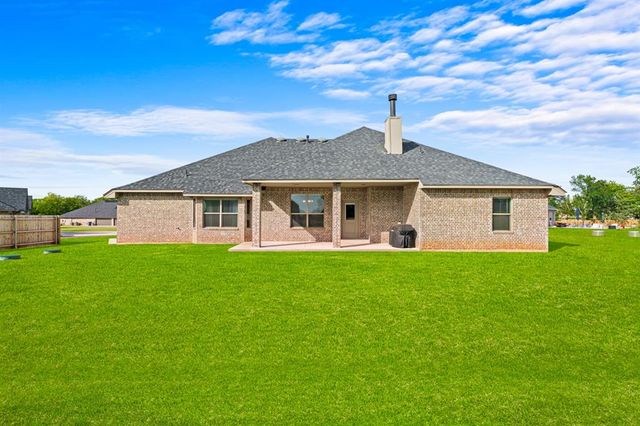 9131 Oak Tree Circle, Edmond, OK 73025