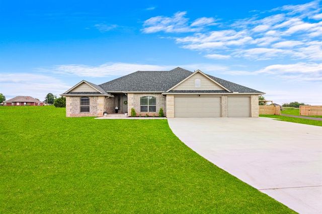 9131 Oak Tree Circle, Edmond, OK 73025