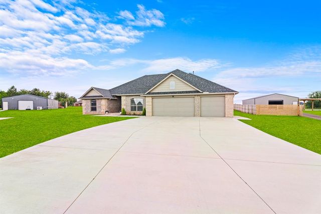 9131 Oak Tree Circle, Edmond, OK 73025