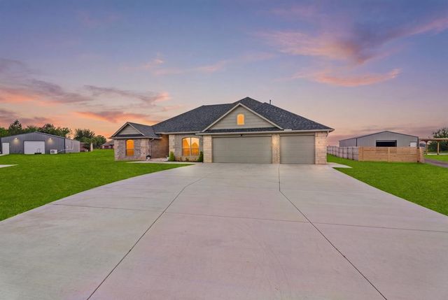 9131 Oak Tree Circle, Edmond, OK 73025