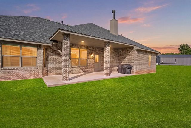 9131 Oak Tree Circle, Edmond, OK 73025