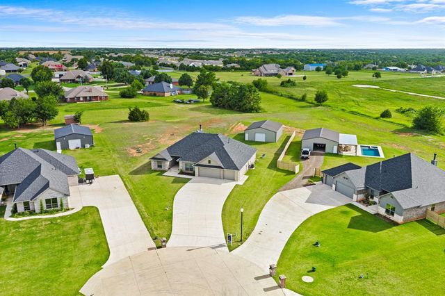 9131 Oak Tree Circle, Edmond, OK 73025