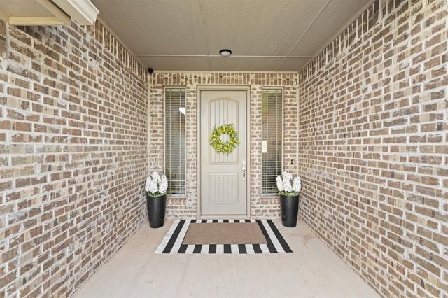 9131 Oak Tree Circle, Edmond, OK 73025