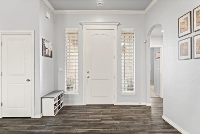 9131 Oak Tree Circle, Edmond, OK 73025