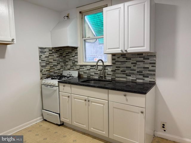 444 TIMBERLAKE RD, Upper Darby, PA 19082
