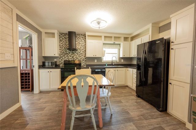 2231 SE STATE ROAD 121, Morriston, FL 32668