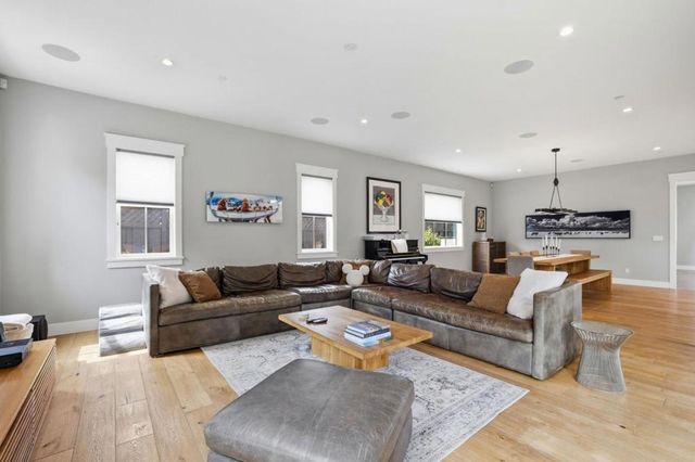 1542 Edgewood Way, San Jose, CA 95125