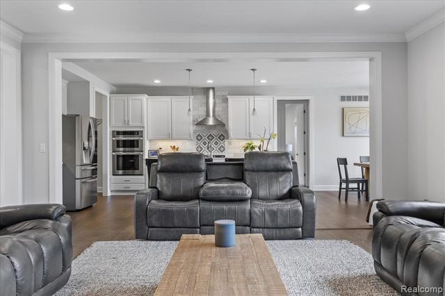 1930 Thorncrest Court, Commerce Twp, MI 48382