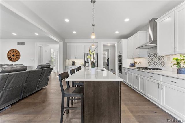 1930 Thorncrest Court, Commerce Twp, MI 48382