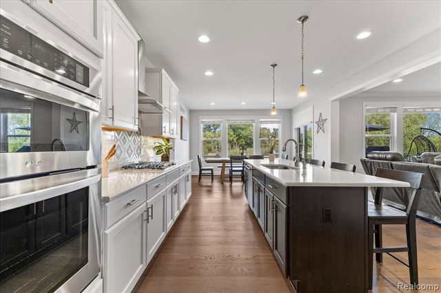 1930 Thorncrest Court, Commerce Twp, MI 48382