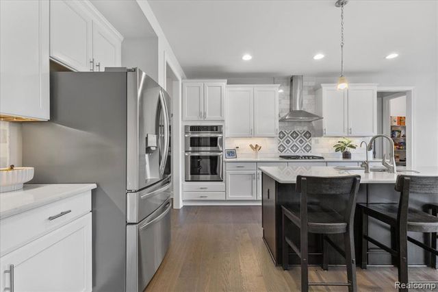 1930 Thorncrest Court, Commerce Twp, MI 48382