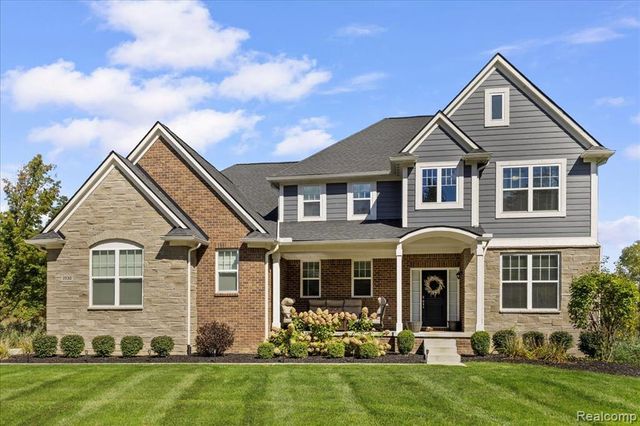 1930 Thorncrest Court, Commerce Twp, MI 48382
