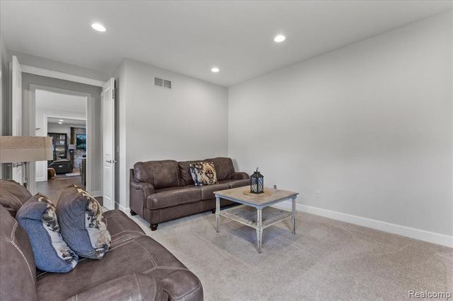 1930 Thorncrest Court, Commerce Twp, MI 48382