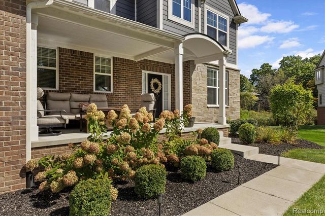 1930 Thorncrest Court, Commerce Twp, MI 48382