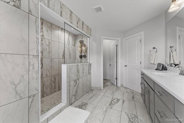 1930 Thorncrest Court, Commerce Twp, MI 48382