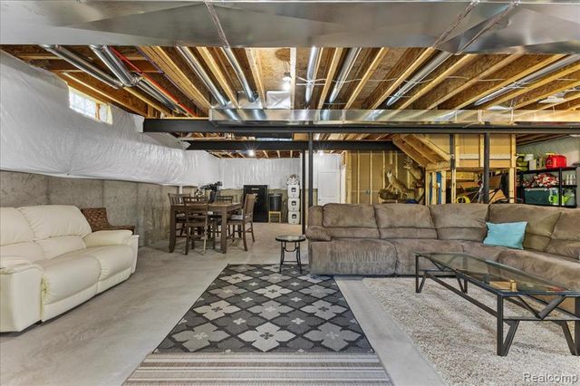 1930 Thorncrest Court, Commerce Twp, MI 48382