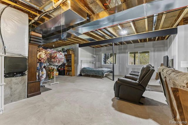 1930 Thorncrest Court, Commerce Twp, MI 48382