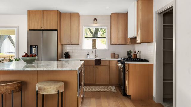 5504 Mapleleaf DR, Austin, TX 78723