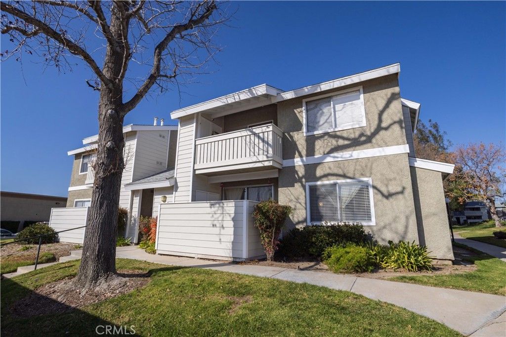 Image 29 of property listing at 27610 Susan Beth C, Saugus, CA 91350