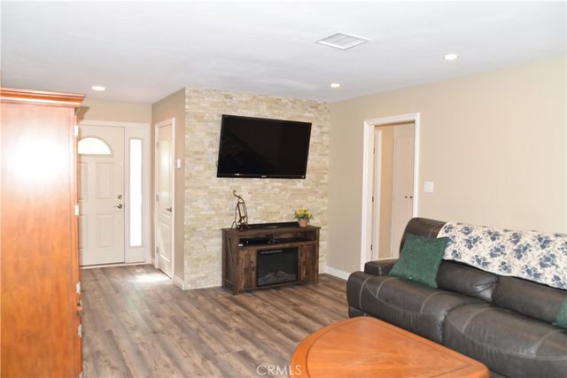 6242 Kenwater, Los Angeles, CA 91367