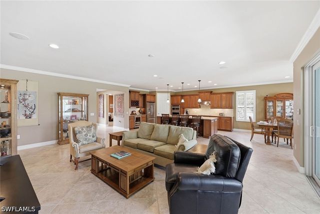 8562 Veronawalk CIR, Naples, FL 34114