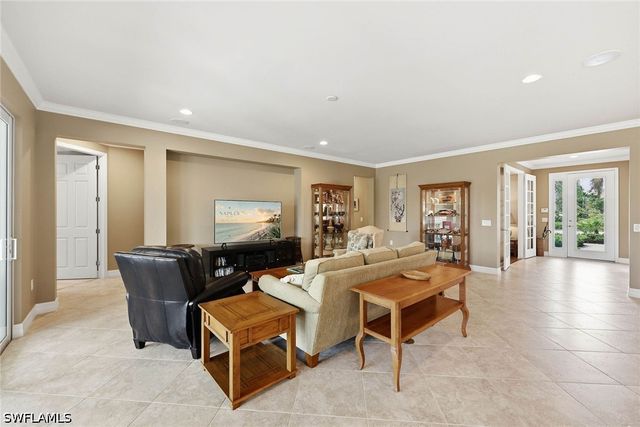 8562 Veronawalk CIR, Naples, FL 34114