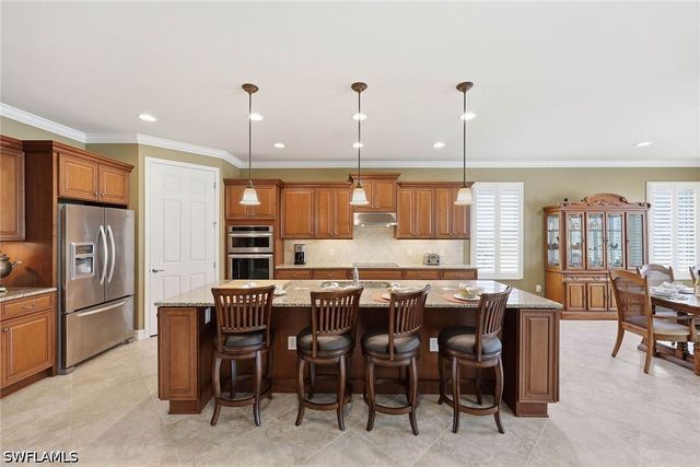 8562 Veronawalk CIR, Naples, FL 34114